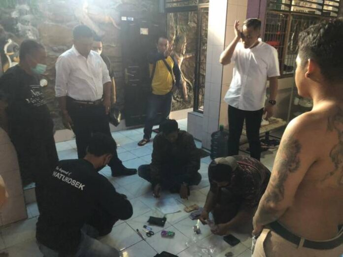 Polda NTB Tangkap 4 Pelaku Narkoba di Mataram, 1 Wanita Jawa Barat
